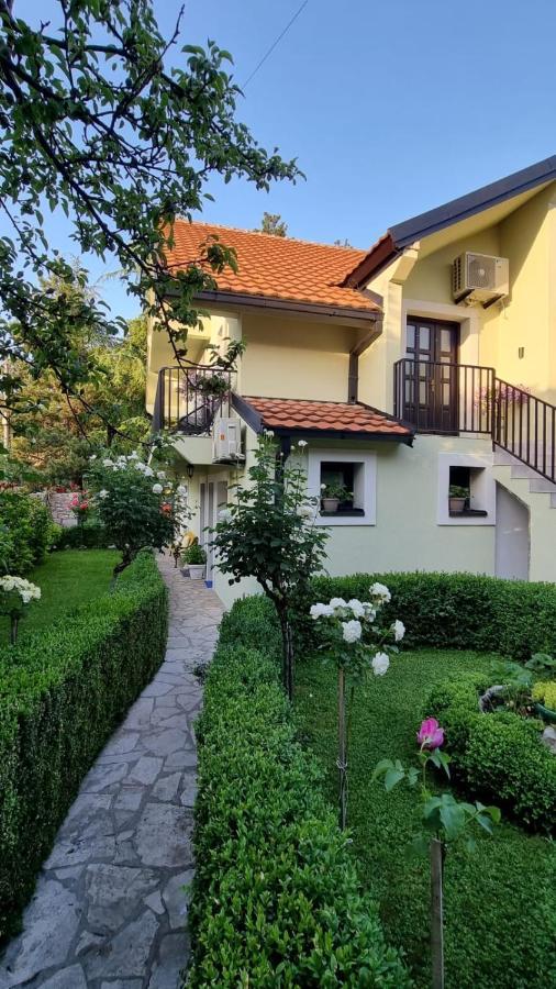 Apartman L&M Цетинє Екстер'єр фото